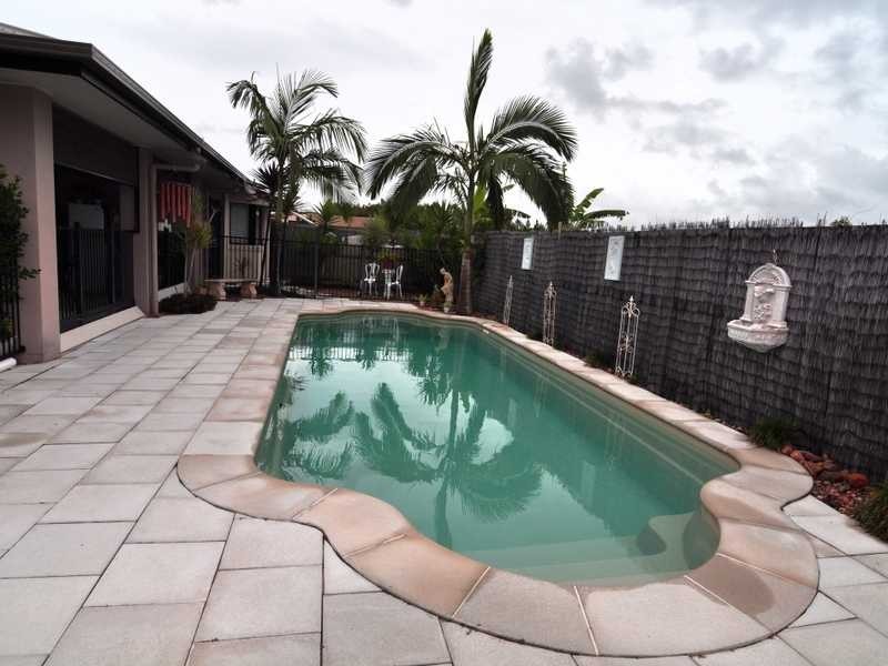 52 Creekside Esplanade, Cooloola Cove QLD 4580