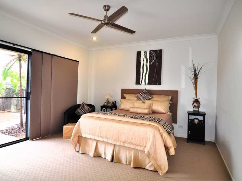 52 Creekside Esplanade, Cooloola Cove QLD 4580