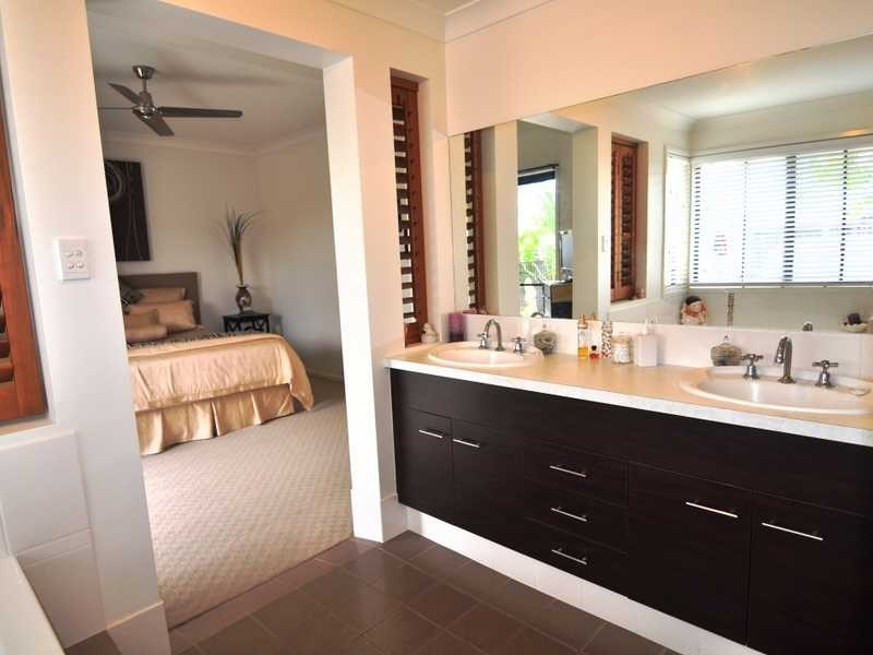 52 Creekside Esplanade, Cooloola Cove QLD 4580