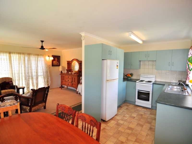 22 Tailor Street, Tin Can Bay QLD 4580