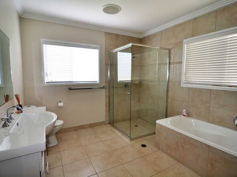 6 Renown Court, Cooloola Cove QLD 4580