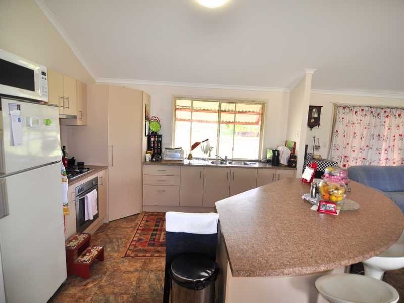 40 Canberra Avenue, Cooloola Cove QLD 4580