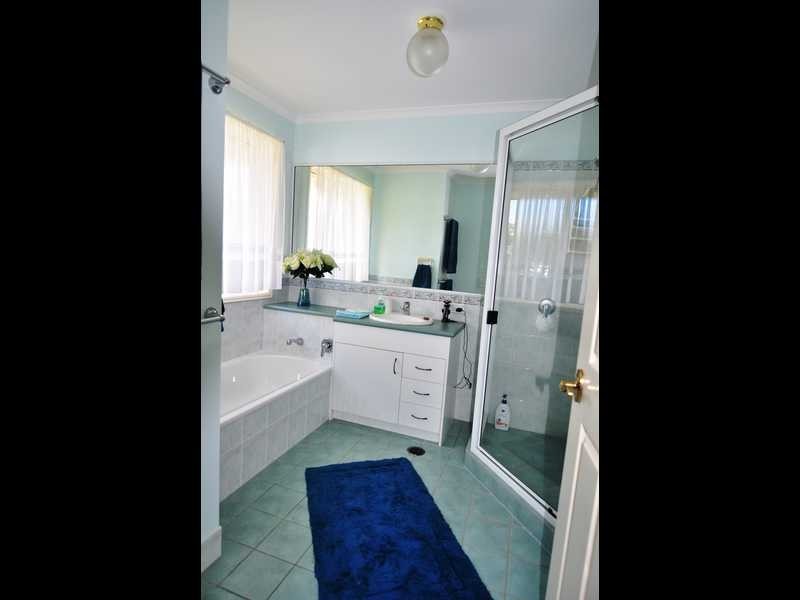 17 ACACIA CRESCENT, Tin Can Bay QLD 4580