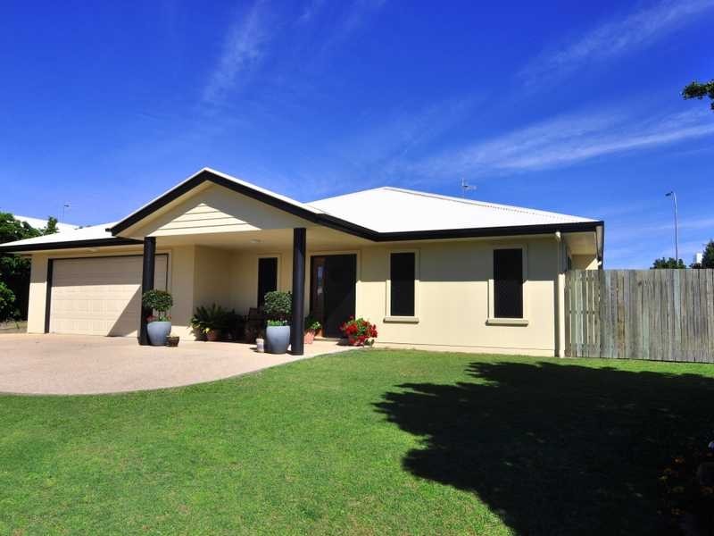 12 Dianella Circuit, Cooloola Cove QLD 4580