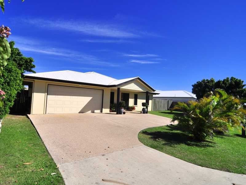 12 Dianella Circuit, Cooloola Cove QLD 4580