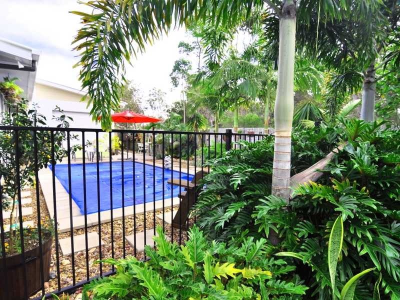 25 Creekside Esplanade, Cooloola Cove QLD 4580