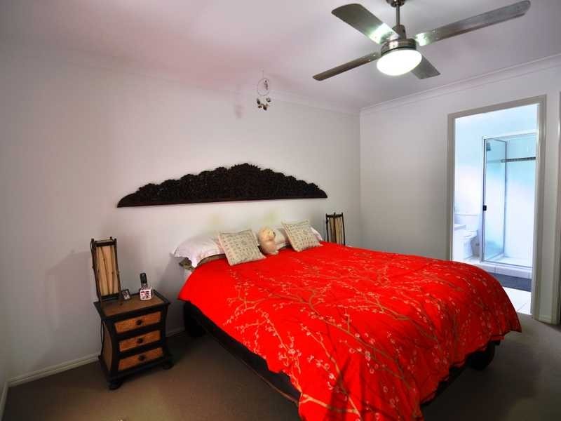 25 Creekside Esplanade, Cooloola Cove QLD 4580