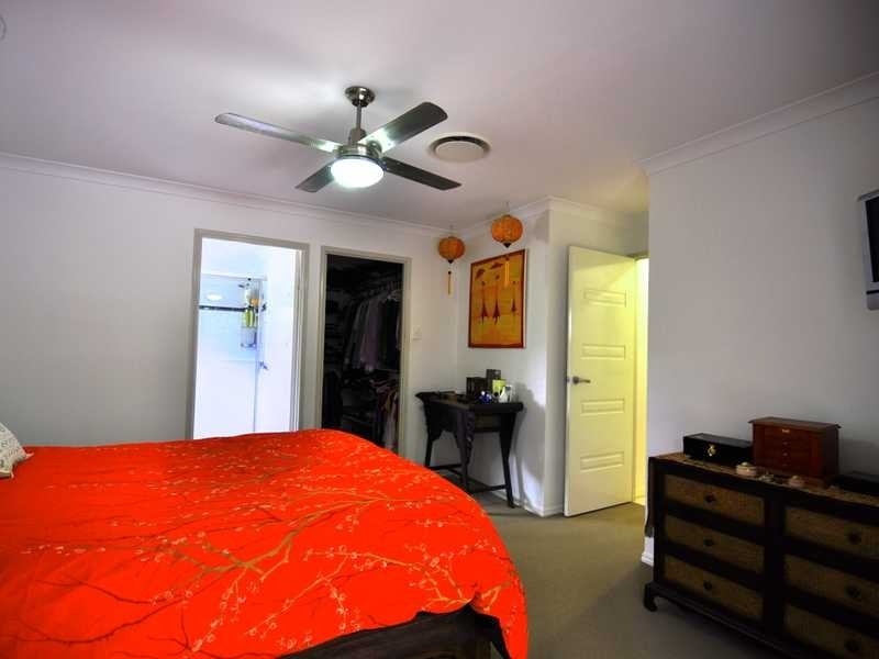 25 Creekside Esplanade, Cooloola Cove QLD 4580