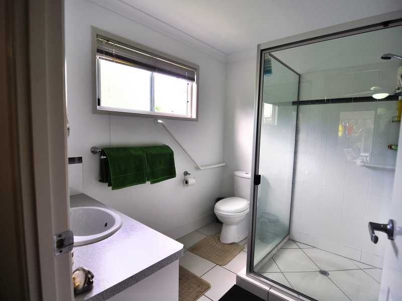 25 Creekside Esplanade, Cooloola Cove QLD 4580