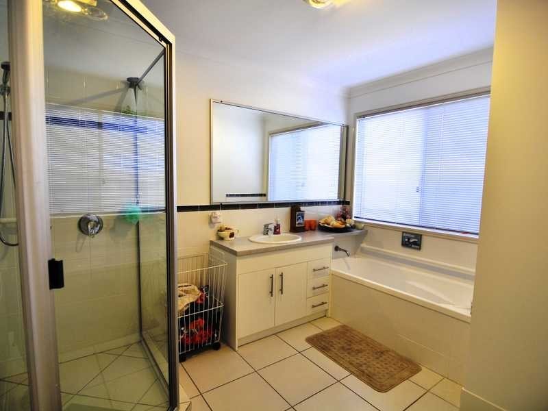 25 Creekside Esplanade, Cooloola Cove QLD 4580