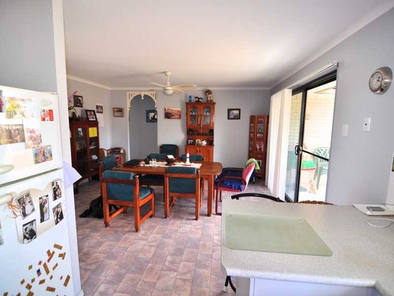 8 Canberra Ave, Cooloola Cove QLD 4580