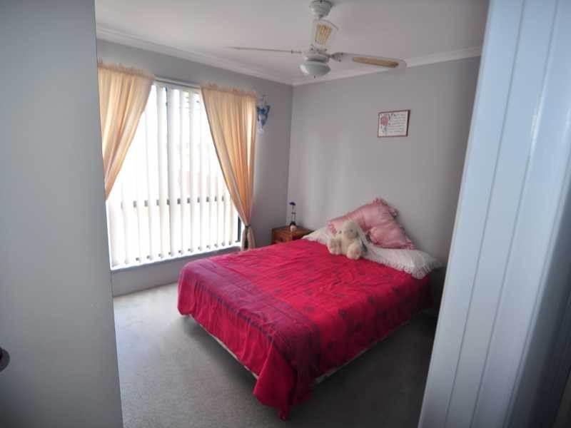 8 Canberra Ave, Cooloola Cove QLD 4580