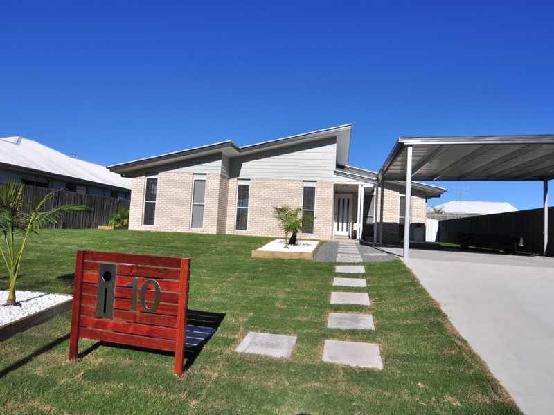 10 Creekside Esplanade, Cooloola Cove QLD 4580