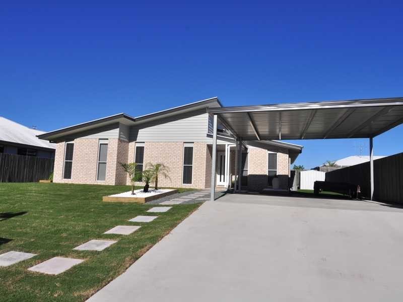 10 Creekside Esplanade, Cooloola Cove QLD 4580