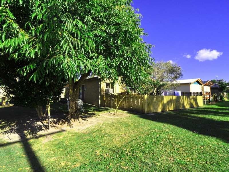 Unit/1 & 2  36 TREVALLY STREET, Tin Can Bay QLD 4580
