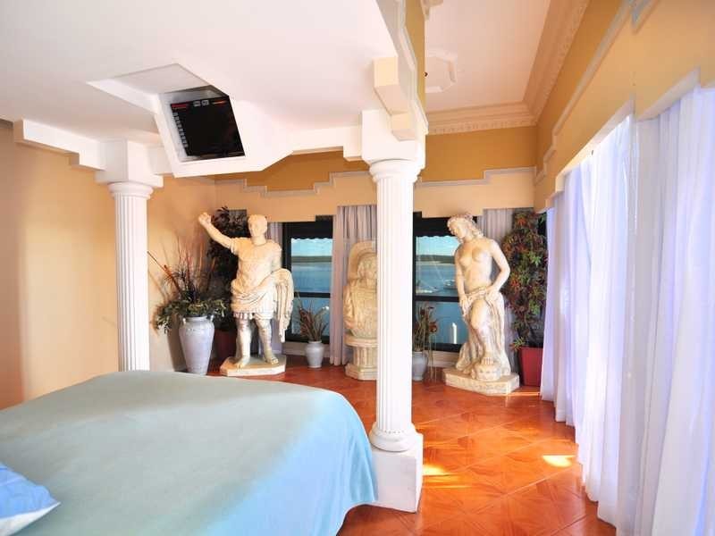 18 Esplanade, Tin Can Bay QLD 4580
