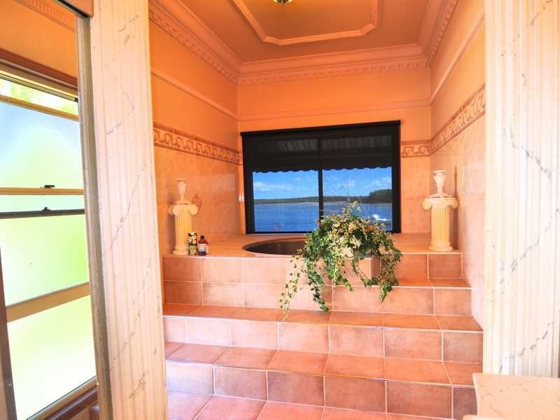 18 Esplanade, Tin Can Bay QLD 4580