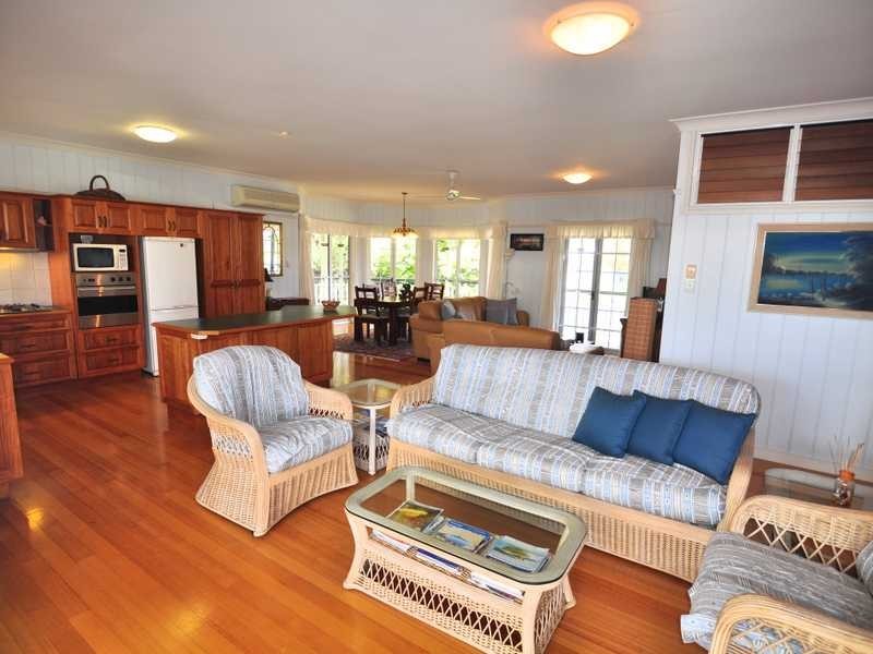 4 Kingfisher Court, Tin Can Bay QLD 4580