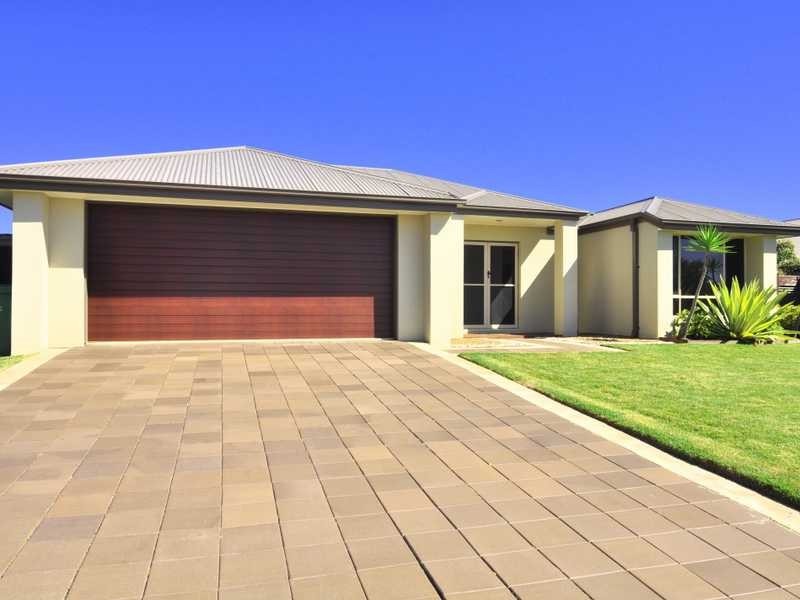 54 CREEKSIDE ESPLANADE, Cooloola Cove QLD 4580