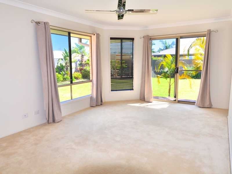 54 CREEKSIDE ESPLANADE, Cooloola Cove QLD 4580