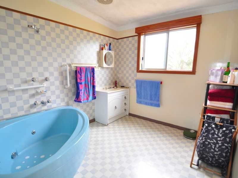 63 Gympie Road, Tin Can Bay QLD 4580