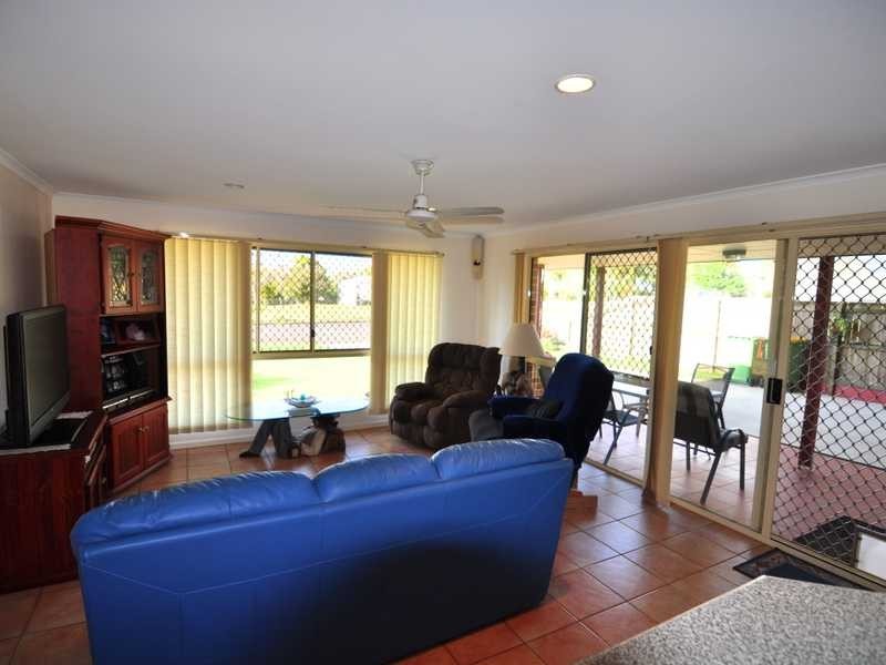 6 Tailor Street, Tin Can Bay QLD 4580