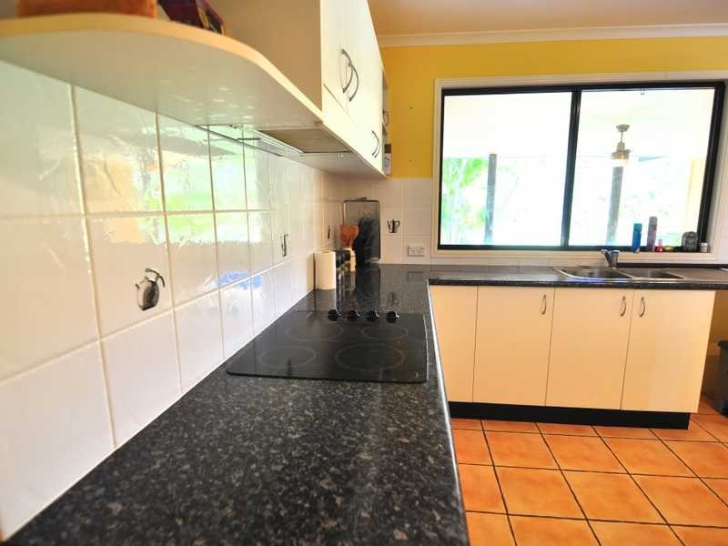 33 GOLDEN HIND AVENUE, Cooloola Cove QLD 4580