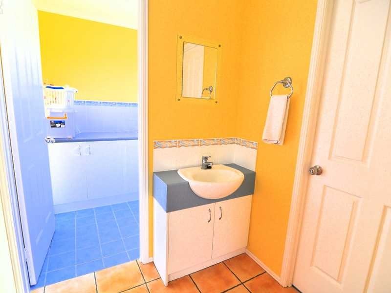 33 GOLDEN HIND AVENUE, Cooloola Cove QLD 4580