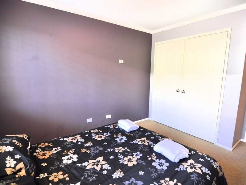 33 GOLDEN HIND AVENUE, Cooloola Cove QLD 4580