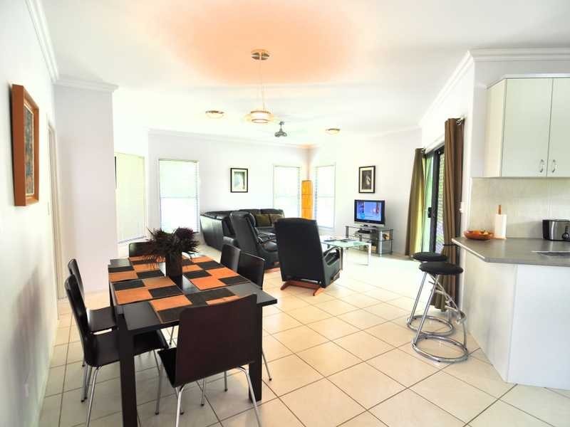 1 LOMANDRA AVENUE, Cooloola Cove QLD 4580