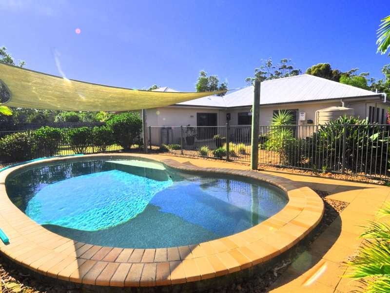 1 LOMANDRA AVENUE, Cooloola Cove QLD 4580