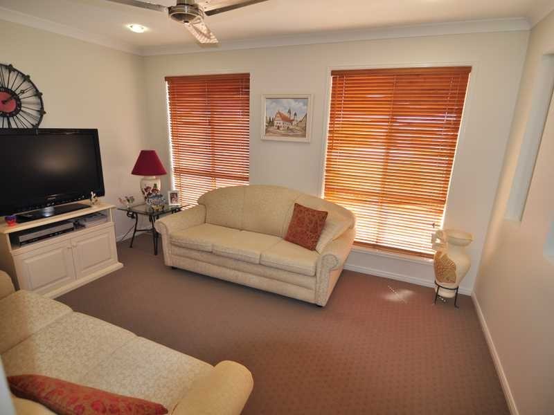 90 Fyshburn Drive, Cooloola Cove QLD 4580