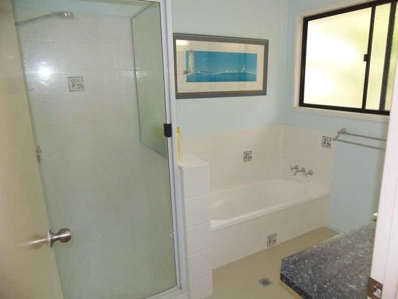 27 BOMBURRA COURT, Rainbow Beach QLD 4581