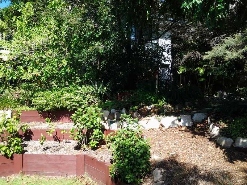 27 BOMBURRA COURT, Rainbow Beach QLD 4581