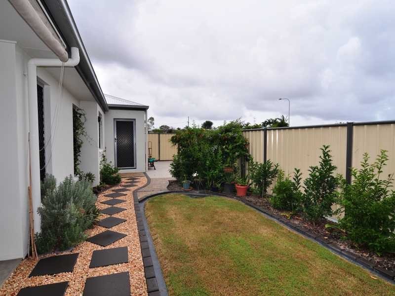 40 Tuna Way, Tin Can Bay QLD 4580