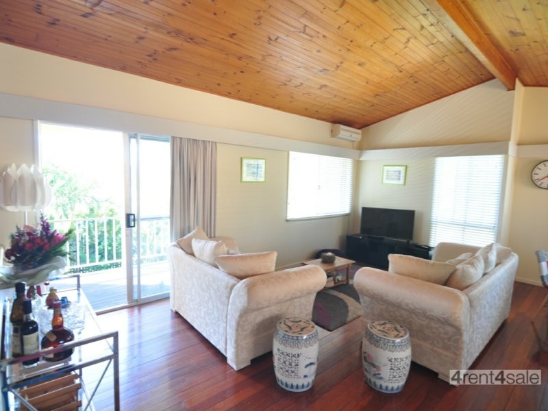 76 Gympie Road, Tin Can Bay QLD 4580