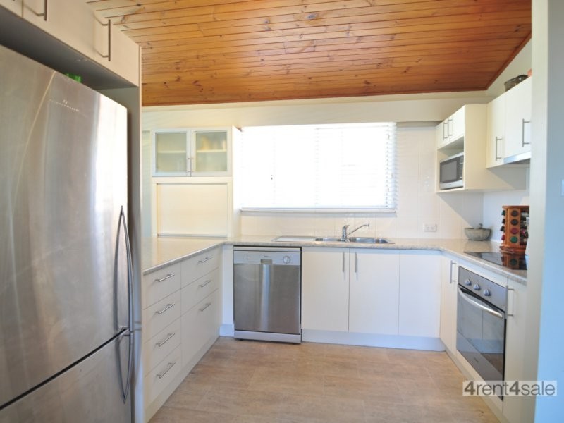 76 Gympie Road, Tin Can Bay QLD 4580