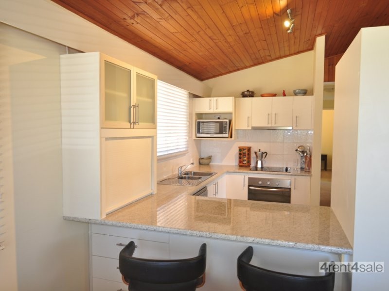 76 Gympie Road, Tin Can Bay QLD 4580