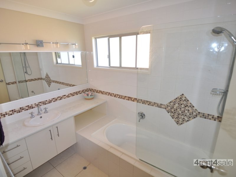 76 Gympie Road, Tin Can Bay QLD 4580