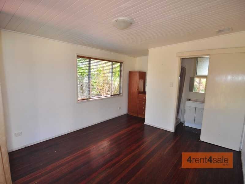 32 Tailor Street, Tin Can Bay QLD 4580
