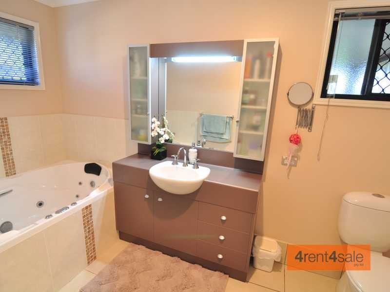 18 Banksia Avenue, Tin Can Bay QLD 4580