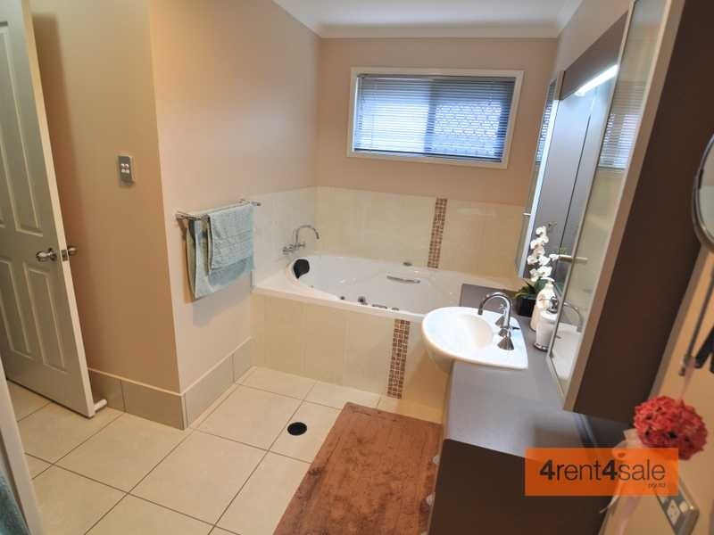 18 Banksia Avenue, Tin Can Bay QLD 4580