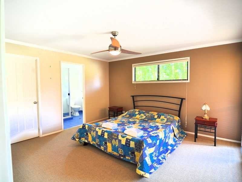 33 Golden Hind Avenue, Cooloola Cove QLD 4580