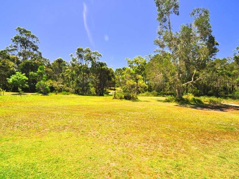 33 Golden Hind Avenue, Cooloola Cove QLD 4580