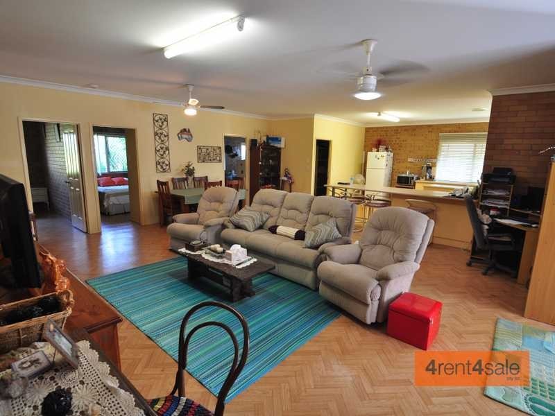 211 Gympie Road, Tin Can Bay QLD 4580