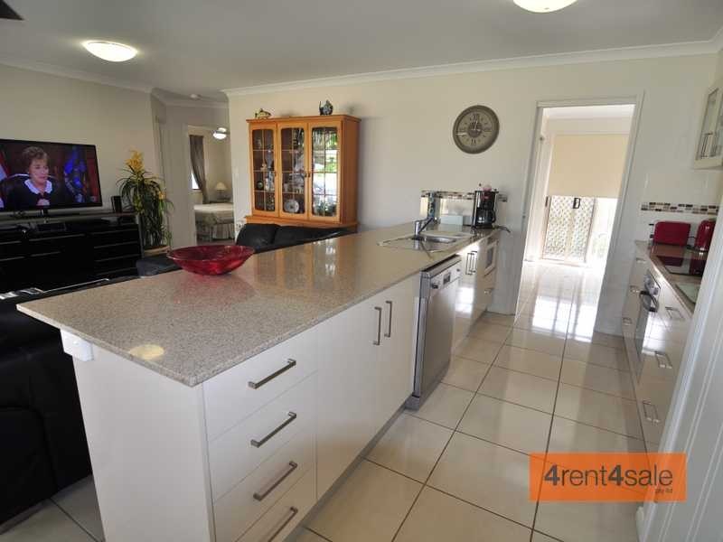 90 Fyshburn Drive, Cooloola Cove QLD 4580