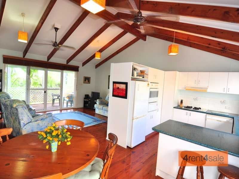 98 Investigator Avenue, Cooloola Cove QLD 4580