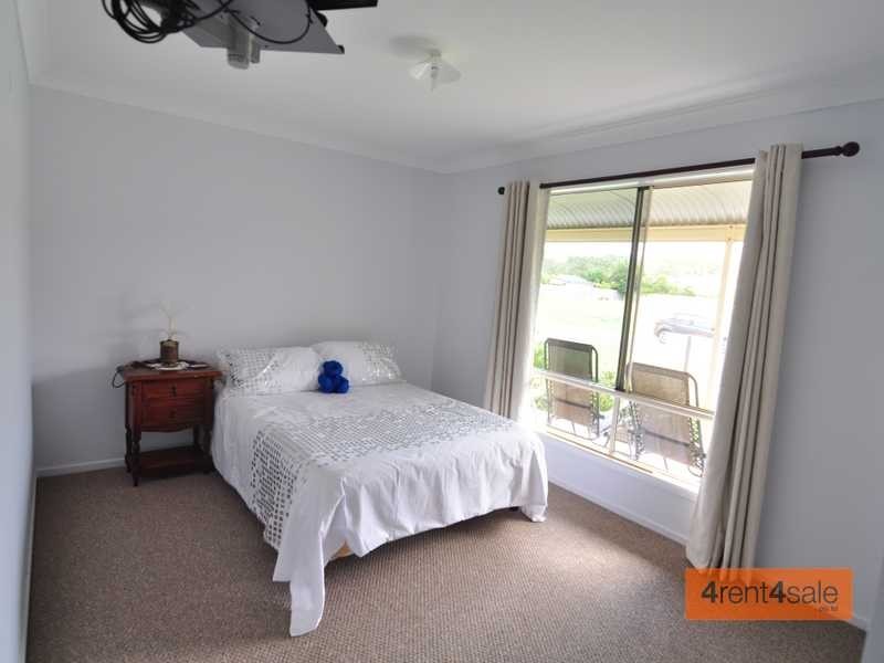 12 Environs Avenue, Cooloola Cove QLD 4580