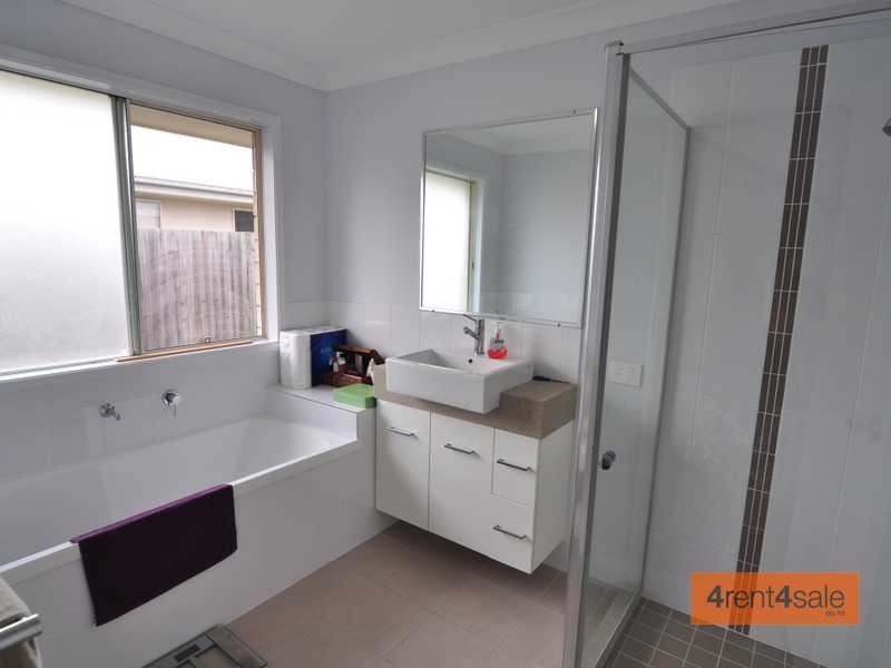 12 Environs Avenue, Cooloola Cove QLD 4580