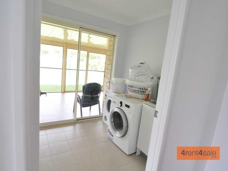 12 Environs Avenue, Cooloola Cove QLD 4580